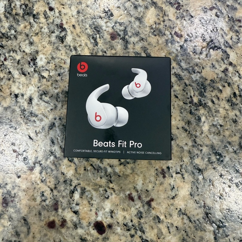Beats by Dre White Earbud Headphones